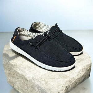 Hey Dude Wendy Youth Linen Black Size Y4 or Ladies 5